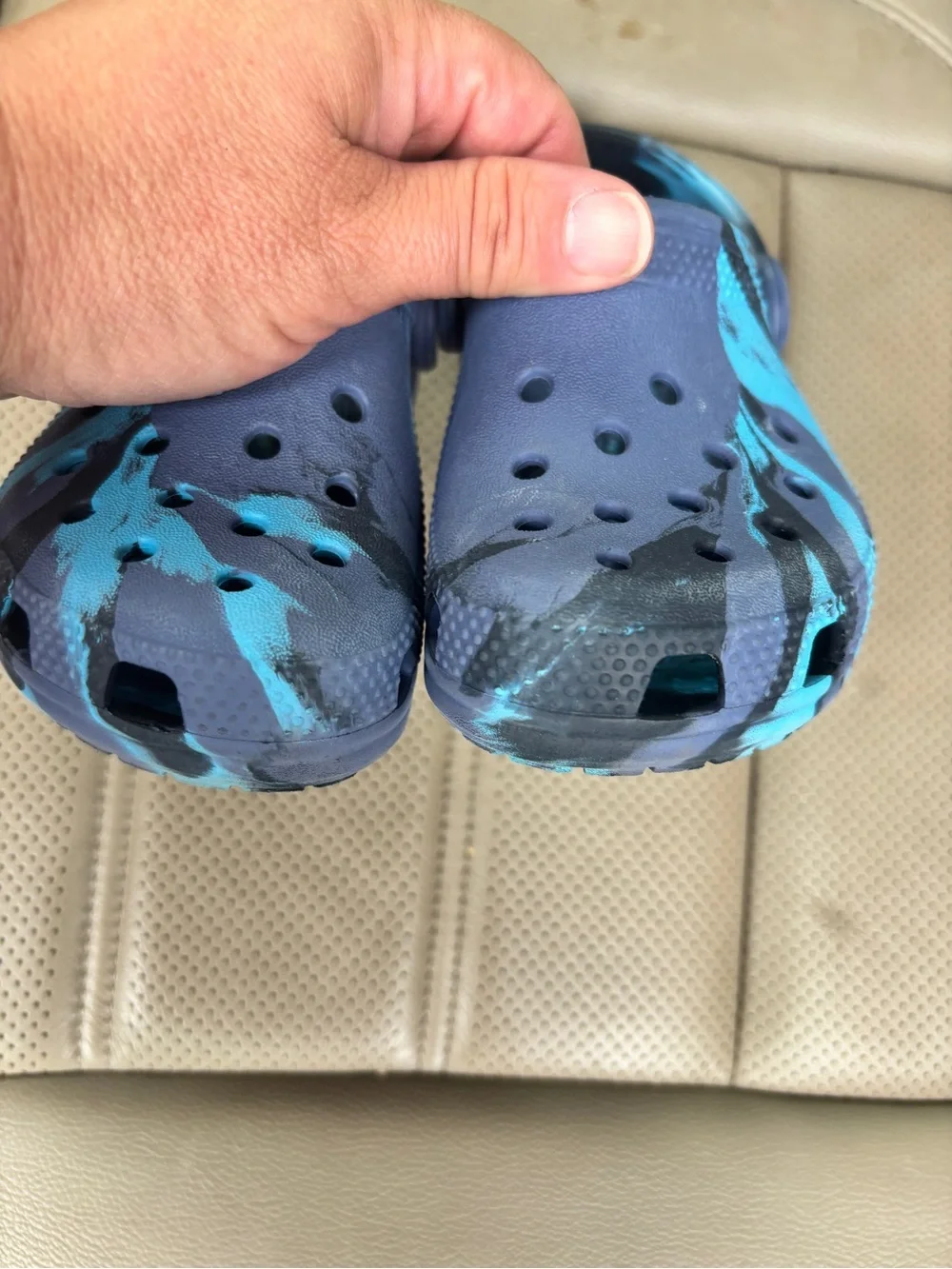 ⬇️ Kids Crocs size C 10 Navy & Teal marbled